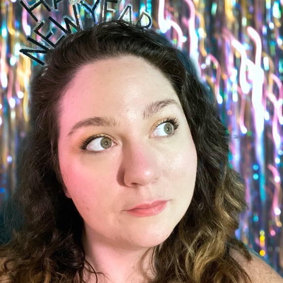 Meet your Posher, Ashley - Picture 2 of 2